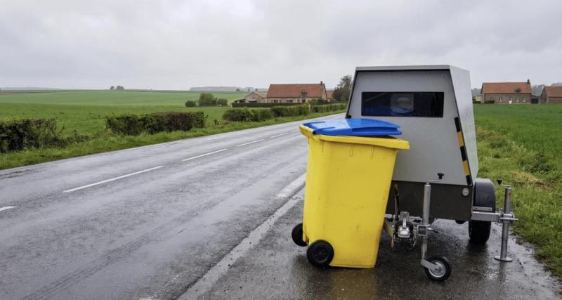 Une poubelle jaune neutralise un radar de chantier dans ce département