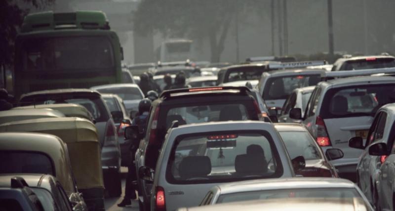 Il suit son GPS et bloque un tunnel avec son poids lourd : la circulation paralysée