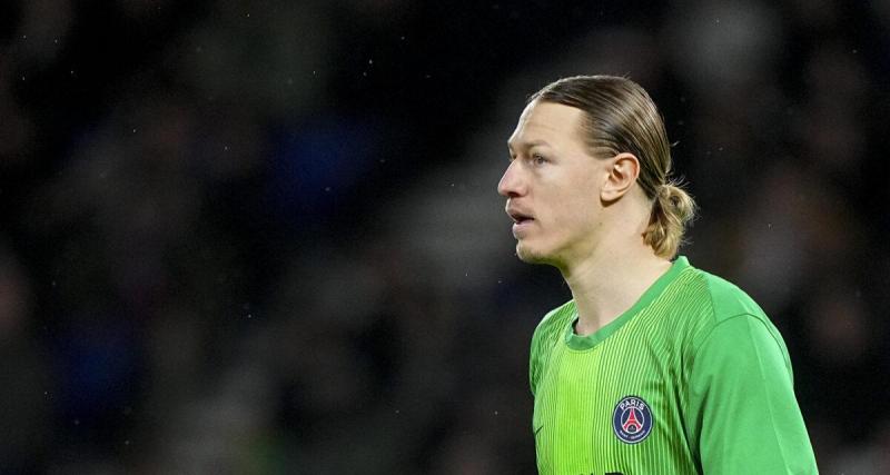Lens - PSG : l'incroyable modestie de Safonov après son match XXL