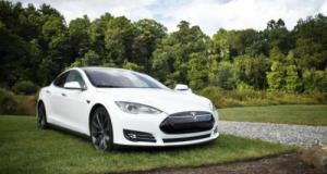 Une Tesla traverse les États-Unis en 49 h sans intervention humaine