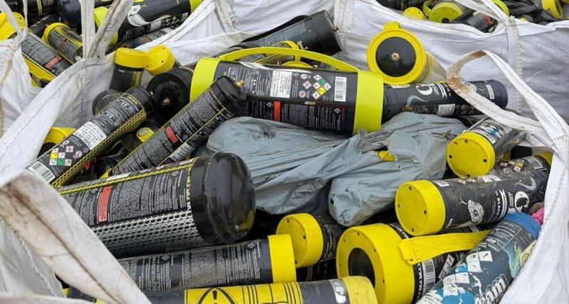 Un contrôle routier révèle un arsenal inattendu : cocaïne et 30 bouteilles de protoxyde d'azote saisis chez deux jeunes