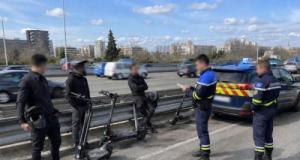 Trottinettes à 109 km/h sur le périphérique : 3 ados arrêtés, voilà pourquoi c'est bien plus grave qu'il n'y paraît
