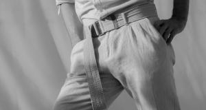 Pantalon en lin homme : le must-have estival à adopter cette année