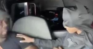 Déguisé en Batman, un enfant se cache toute la nuit dans le camion de son père... Il fait un malaise en le découvrant