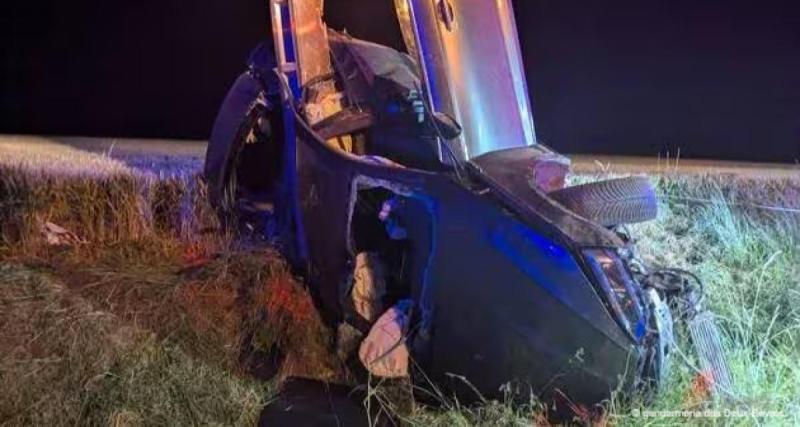  - Doublage fatal sur la D611 : un véhicule projeté 400 mètres plus loin se retrouve littéralement coupé en deux, l'autre retourné sur le toit