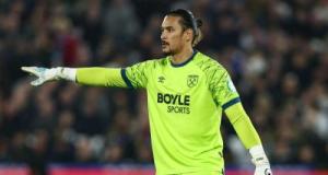 Equipe de France : la femme d'Areola dérape sur les réseaux sociaux et s'en prend aux entraîneurs de West Ham