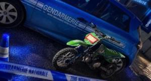 Un mineur arrêté sans casque sur une mini moto : la moto sera détruite et il devra répondre devant la justice