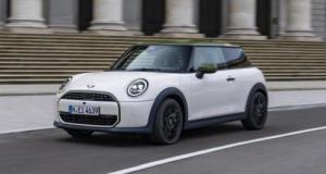 La Mini Cooper thermique s’offre aussi l’édition spéciale Paul Smith