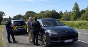 ‎À 75 ans, il écrase l'accélérateur de sa Porsche Cayenne à 213 km/h sur une route à 90