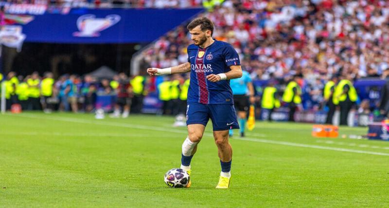  - PSG : Kvaratskhelia sacré meilleur joueur de la C1, cinq Parisiens dans l’équipe type