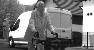 Insolite : flashée à 42 km/h… une mamie en déambulateur piège un radar, et sauve un automobiliste