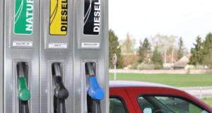 Aide carburant de 100 euros, où quand et comment la demander ? On fait le point