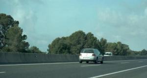 ‎Il grille un radar à 173 km/h sur l'autoroute France-Espagne et, 53 minutes plus tard, repasse exactement au même endroit à 185 km/h ‎