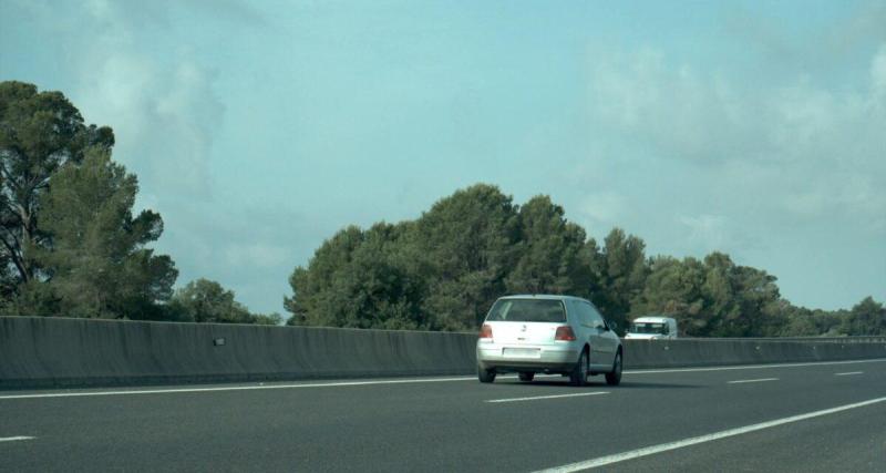  - ‎Il grille un radar à 173 km/h sur l'autoroute France-Espagne et, 53 minutes plus tard, repasse exactement au même endroit à 185 km/h ‎