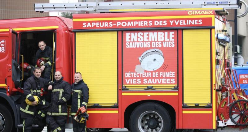 En route pour un match de football, un jeune de 18 ans plonge dans une rivière pour sauver deux automobilistes