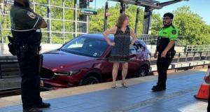 Elle fait confiance à son GPS, sa voiture termine sur les rails du métro aérien