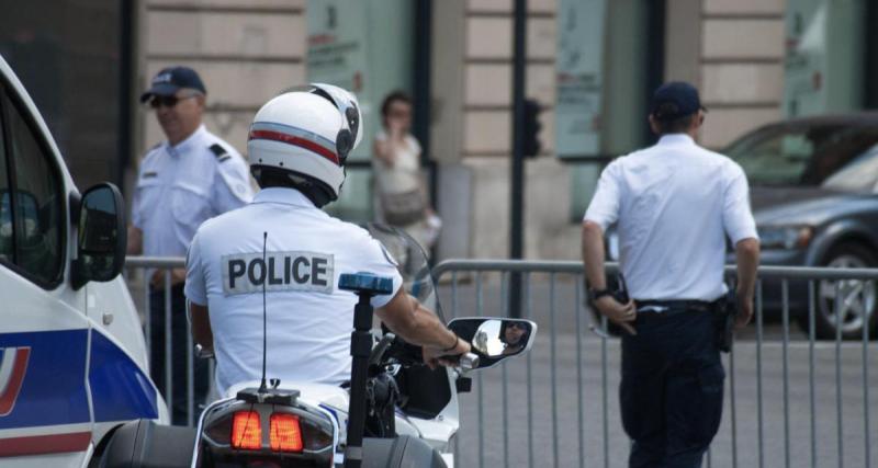 Ils cachent un véritable inventaire de stupéfiants dans leur voiture et s'endorment : la police les réveille brutalement