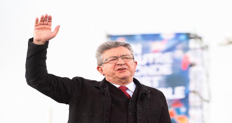  - Coupe du monde 2026 : La France Insoumise lance un maillot de foot "Mélenchon 2027" à l'aube du Mondial