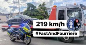 ‎Il roule à 219 km/h au lieu de 110, double plusieurs voitures et freine en voyant les gendarmes… trop tard pour ce chauffard récidiviste ‎
