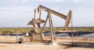 Le pétrole en chute libre, vers une baisse du prix des carburants