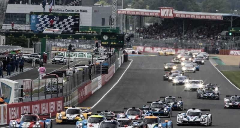 Aux 24 Heures du Mans, un pilote arrache un panneau publicitaire… et roule avec pendant plusieurs kilomètres