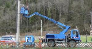 Une conductrice fait une sortie de route et percute un poteau, de lourdes conséquences pour les habitants de cette commune