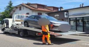 Ils roulent en France avec une voiture volée à Naples et de fausses plaques : les gendarmes et carabiniers italiens les coincent