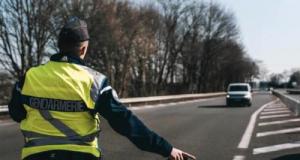 Totalement ivre, le conducteur prend la fuite à la vue des gendarmes… Il ne finit pas bien loin