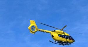 Il perd le contrôle dans un virage et percute un poteau : un motard héliporté d'urgence à l'hôpital