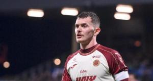 Ligue 2 : Pau annonce six départs, Grenoble chipe un milieu de terrain de l’ASSE pour son groupe Pro 2 (off)