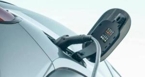 La voiture électrique dépasse les ventes des motorisations essence en France