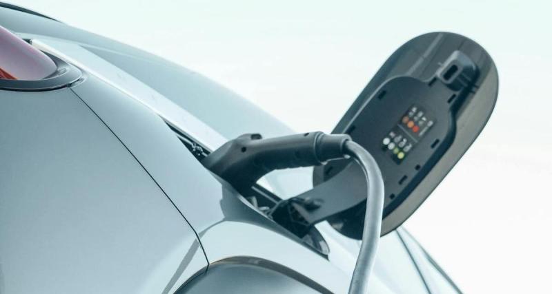  - La voiture électrique dépasse les ventes des motorisations essence en France