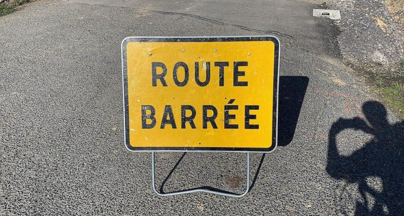  - Bloqué sur un pont, ce camion trop cher à faire retirer