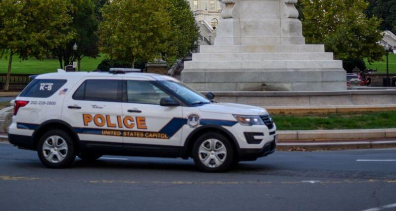 Il fuit la police à 160 km/h avec ses 4 enfants dont un bébé de 4 mois, éjecté hors du véhicule : un miracle inespéré s'est produit