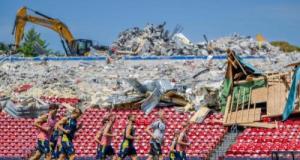 Équipe de France : en attendant les Bleus, la Suède s’entraîne dans un stade en ruines