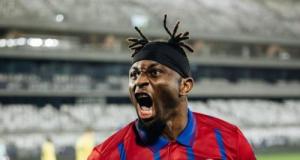 Bordeaux : Royce Openda officialise son départ, direction la Ligue 2 ?  