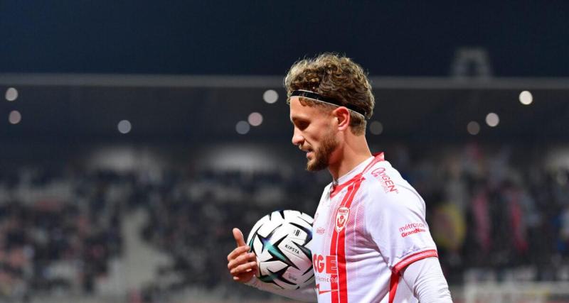  - Ligue 2 : un milieu de terrain arrive à Laval, Benhattab pourrait quitter Nantes pour l'Égypte