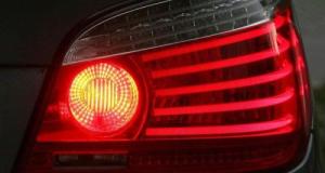 Un nouveau feu stop d'urgence devient indispensable sur les voitures neuves