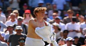 Wimbledon 2026 : entre respect et menace, Jannik Sinner envoie un message clair à Djokovic