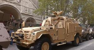 Savez-vous comment 80 % des véhicules militaires qui défileront le 14 juillet sont transportés ?