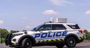 30°C dehors, 50°C dans l’habitacle en quelques minutes. La police brise une vitre pour sauver un chien enfermé