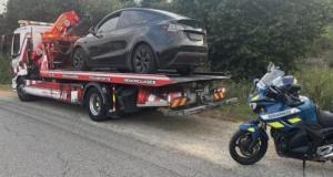 Une Tesla et une moto flashées à plus de 200 km/h, une course improvisée qui termine à la fourrière