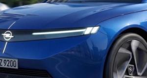Future Opel Corsa (2027) : le clone de la future Peugeot 208 veut, lui aussi, en mettre plein la vue