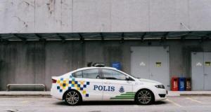 Arrêté ivre au volant, il achète un cercueil, retient sa respiration et convainc sa famille de l'enterrer vivant pour échapper à la prison