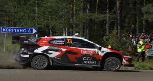 WRC : Evans vacille mais reste leader, le championnat prend un nouveau tournant après le Rallye de Finlande