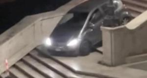 Guidé par Waze, il immobilise sa voiture… dans un escalier menant à la plage