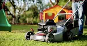 Elle confond les pédales, sa voiture termine sa course dans un jardin