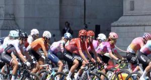 Tour de France Femmes 2026 : une voiture Shimano frôle le peloton et provoque une polémique