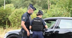 Ce contrôle routier de routine tourne au cauchemar pour deux hommes : leur fourgon dissimulait des objets volés dans des églises et des tombes