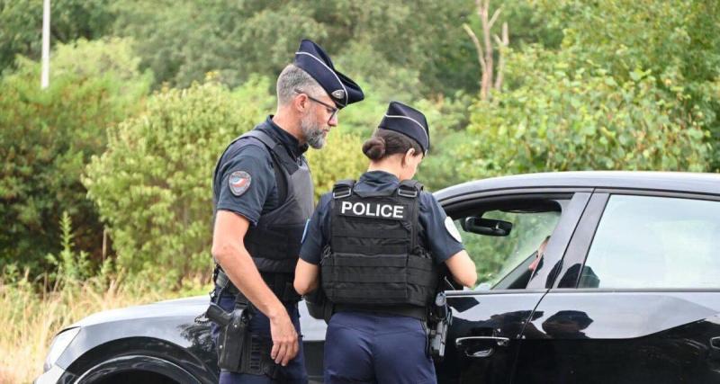 Ce contrôle routier de routine tourne au cauchemar pour deux hommes : leur fourgon dissimulait des objets volés dans des églises et des tombes
